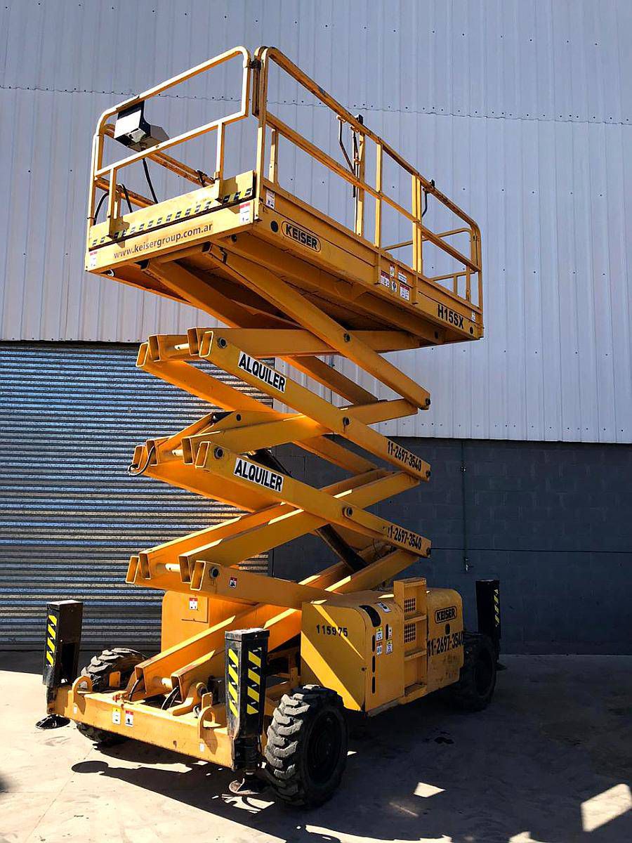 Tijera elevadora para trabajos eléctricos en altura