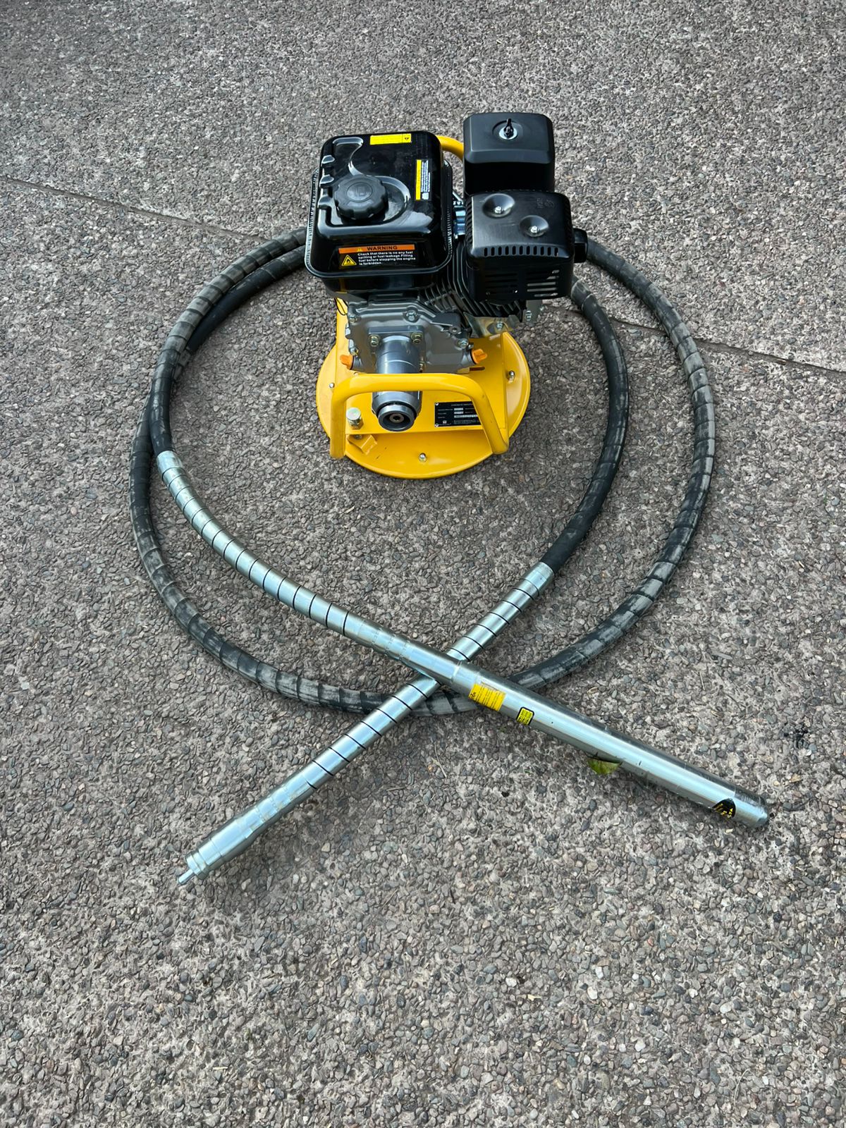 Vibrador de hormigón para reparación de calles